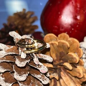 Elegant Gold Women's Ring